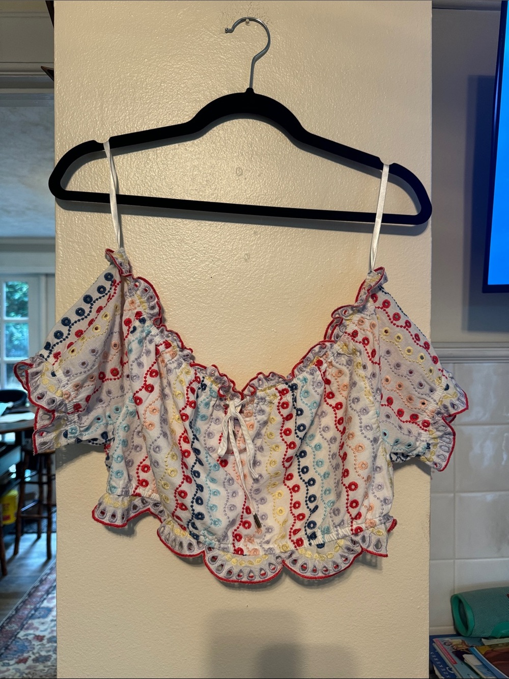 RED CARTER Maya Scalloped Eyelet Cropped Top size Medium